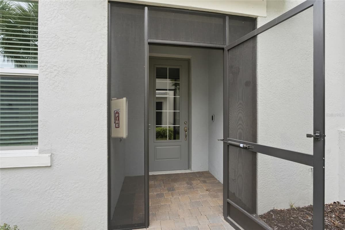 14680 SYCAMORE COURT — photo 4 of 65