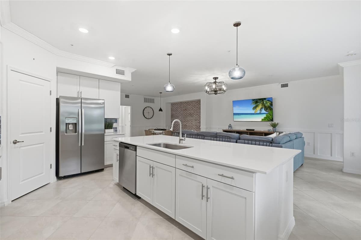 14680 SYCAMORE COURT — photo 9 of 65