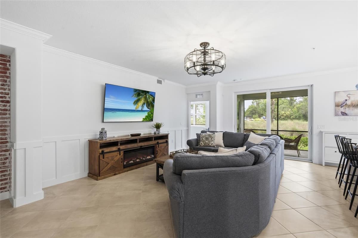14680 SYCAMORE COURT — photo 11 of 65