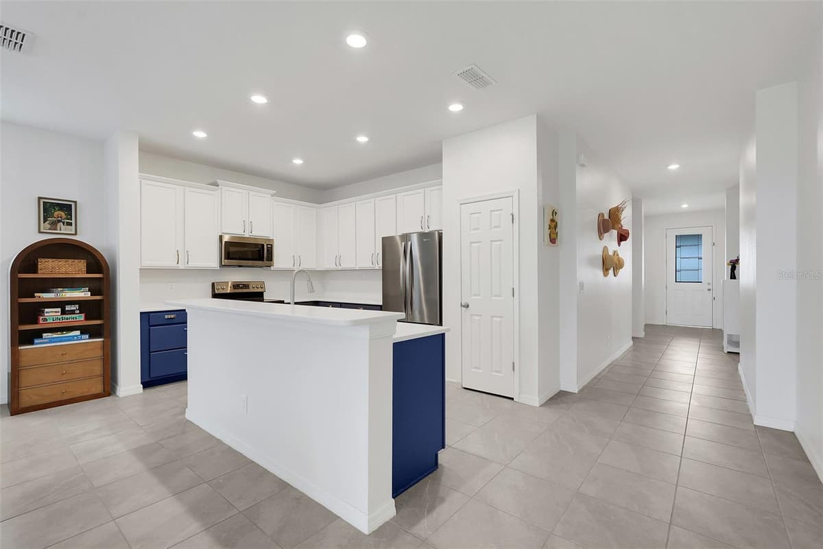 645 BLACK EAGLE DRIVE — photo 11 of 37