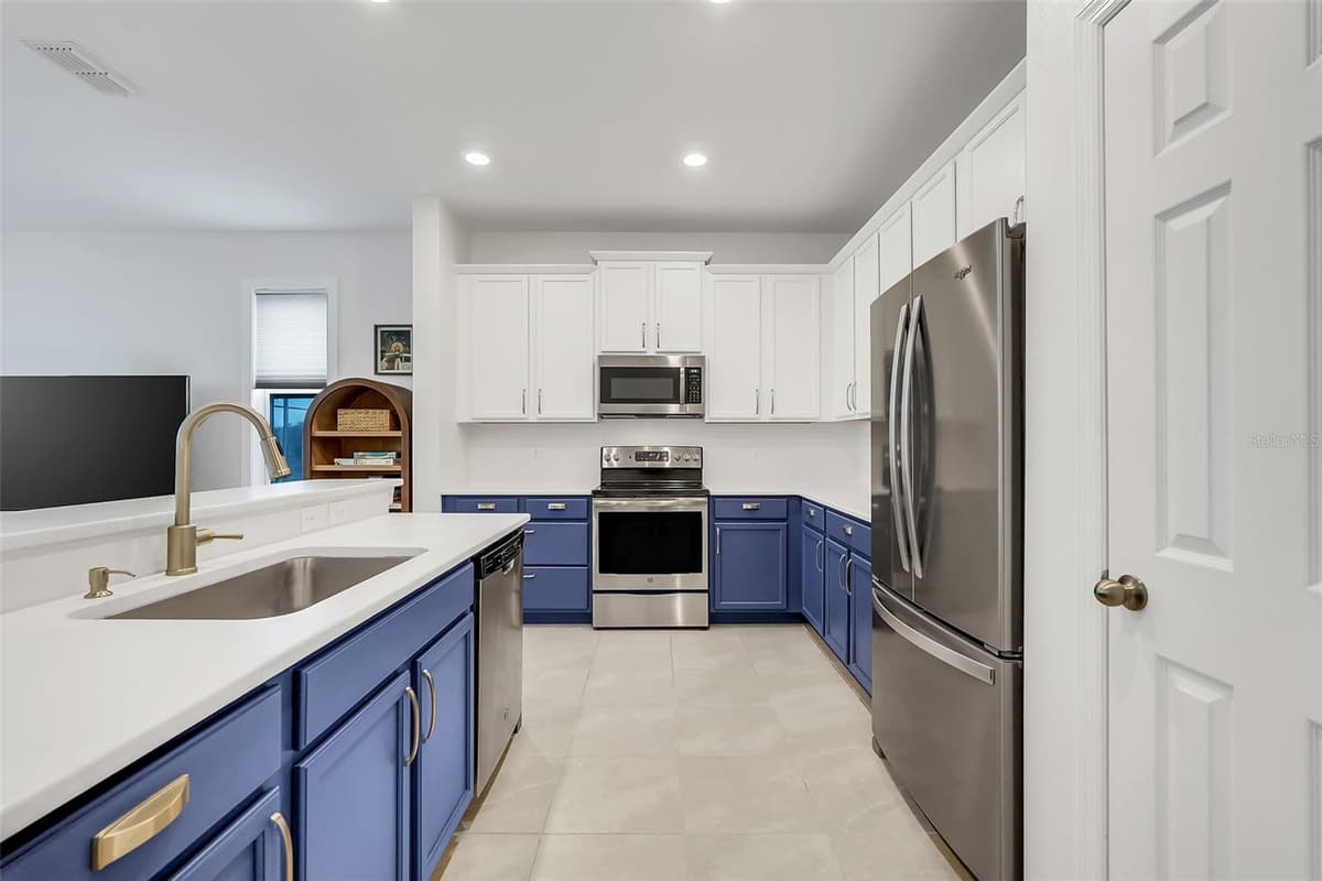 645 BLACK EAGLE DRIVE — photo 12 of 37