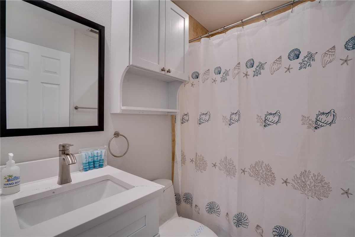 76 SHORE DRIVE — photo 15 of 43