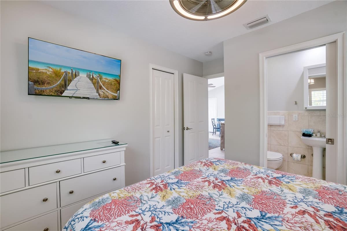 76 SHORE DRIVE — photo 17 of 43