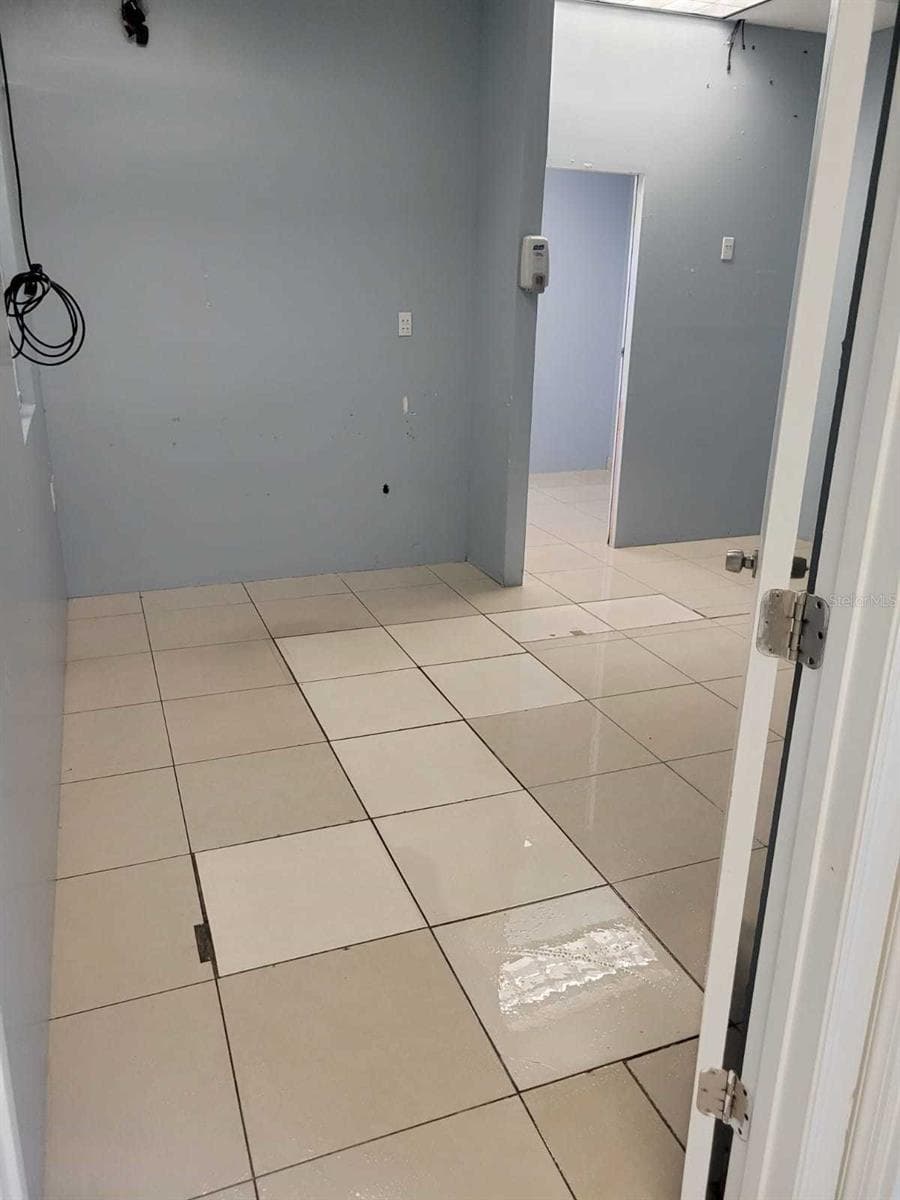 1901 JOHN YOUNG PARKWAY — photo 11 of 15