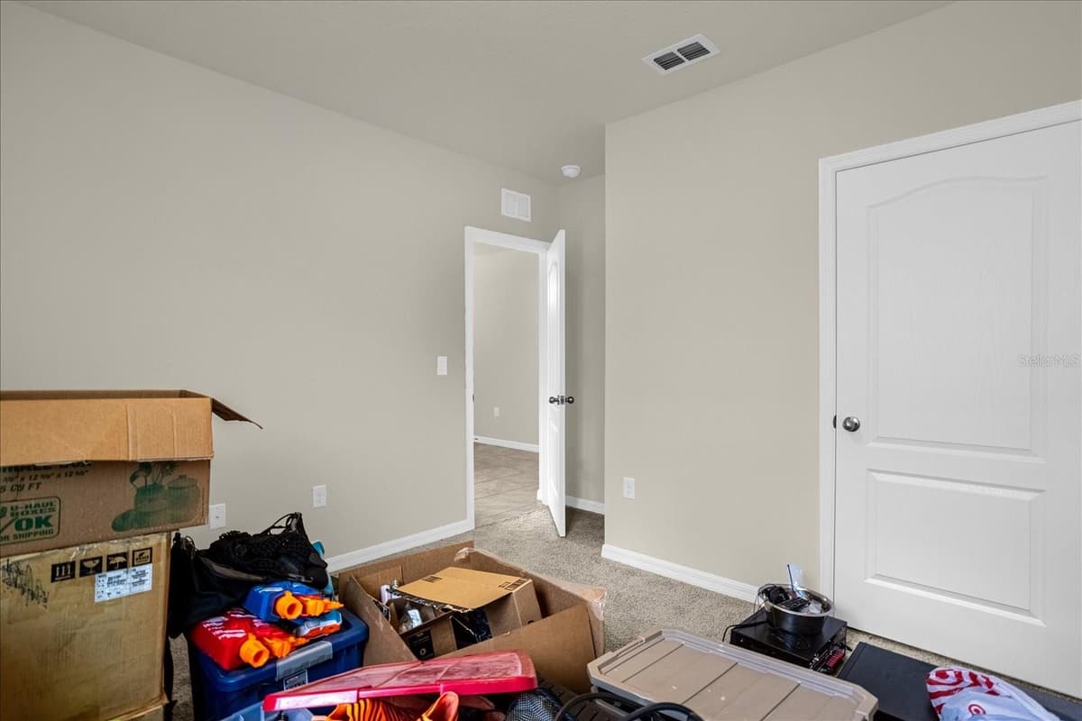 285 SUMMERSHORE DRIVE — photo 8 of 29