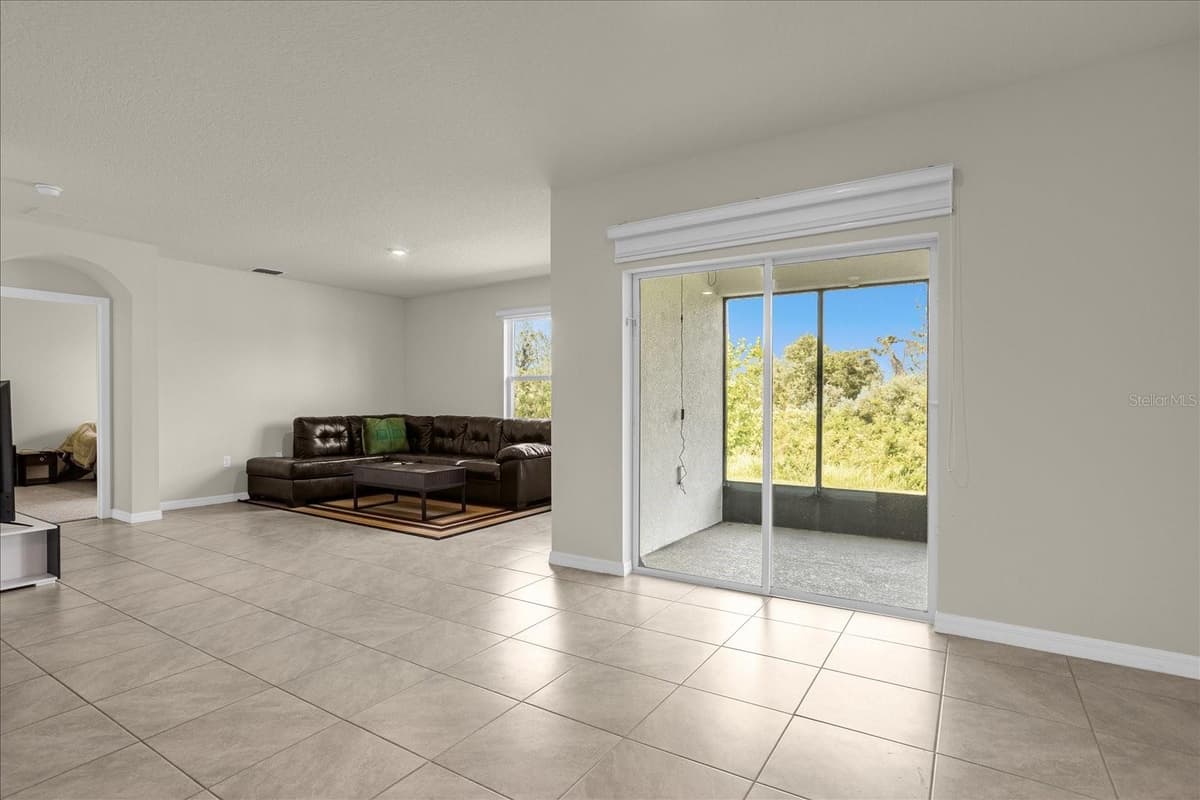285 SUMMERSHORE DRIVE — photo 17 of 29