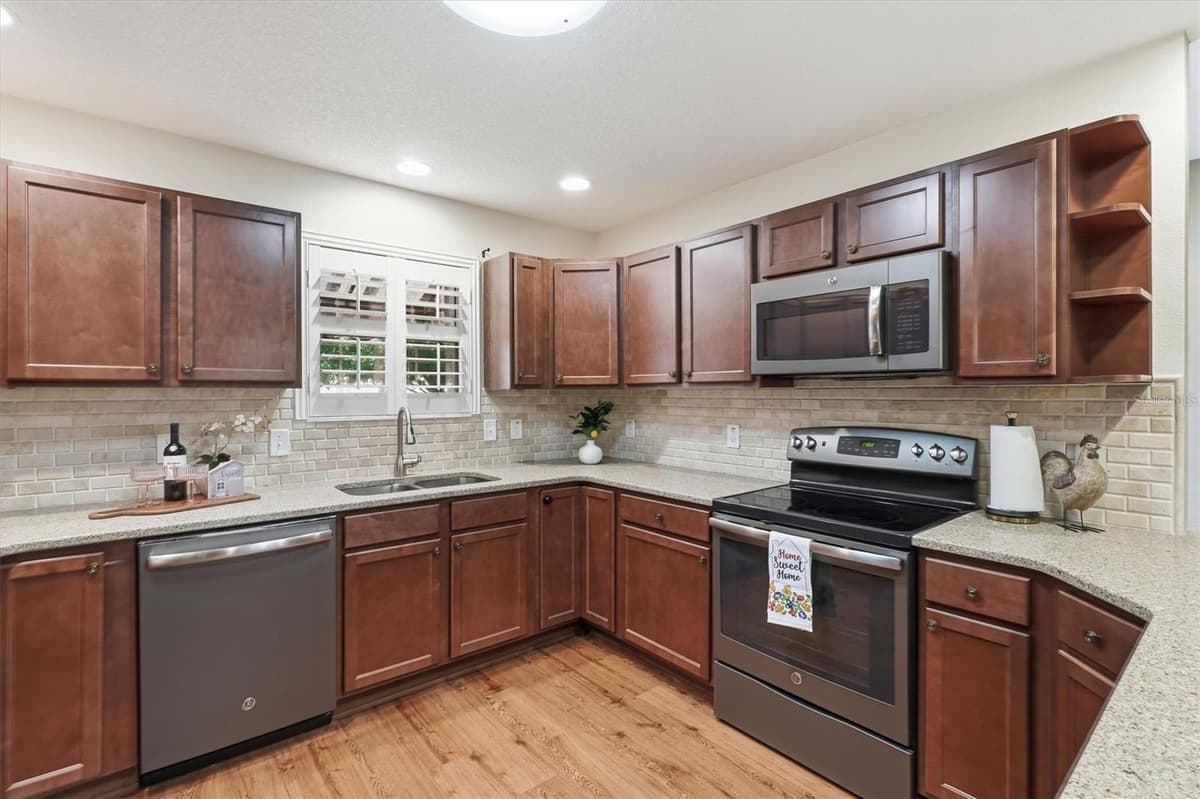 2435 POMEROY TERRACE — photo 9 of 43