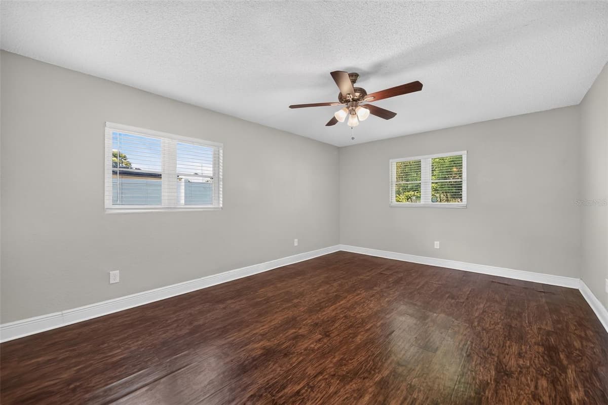 351 STARLING ROAD — photo 23 of 30