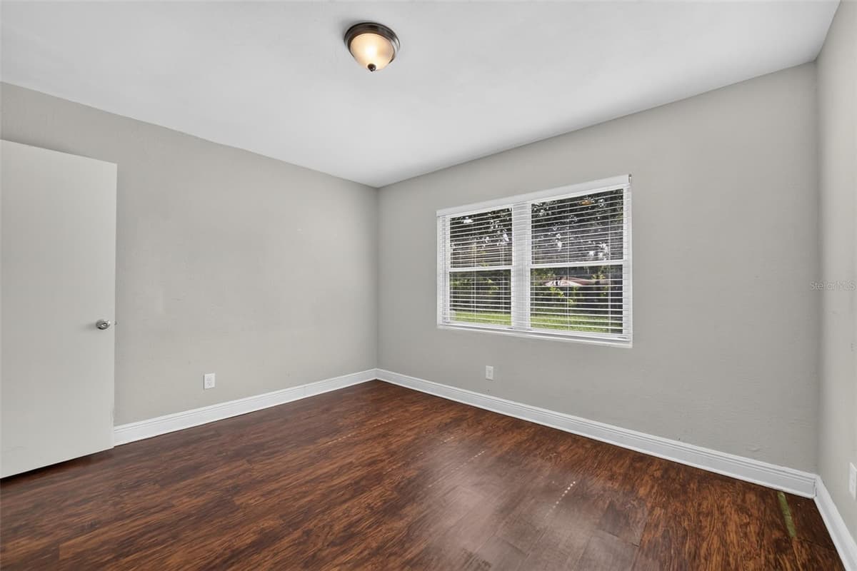 351 STARLING ROAD — photo 21 of 30