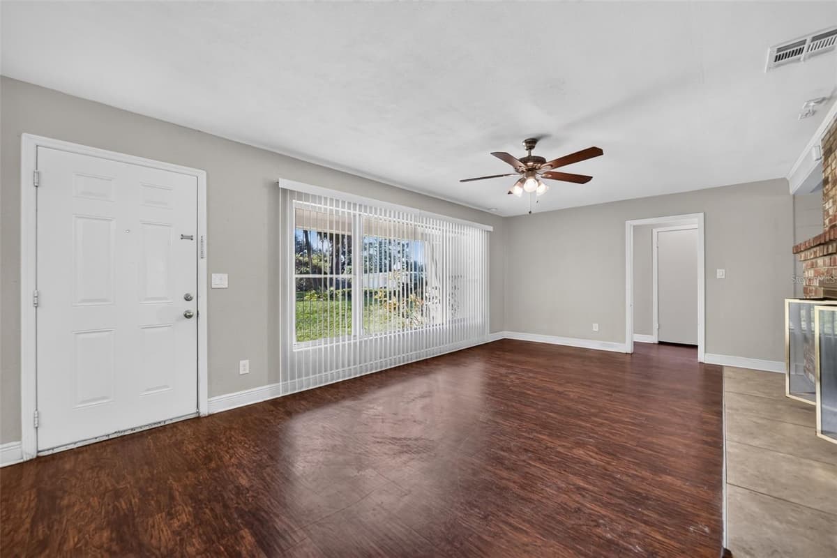 351 STARLING ROAD — photo 4 of 30