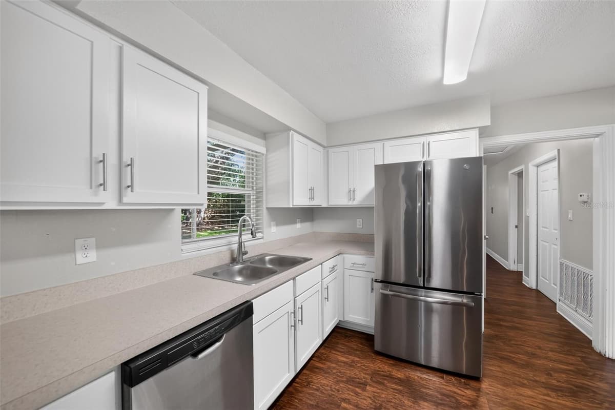 351 STARLING ROAD — photo 5 of 30