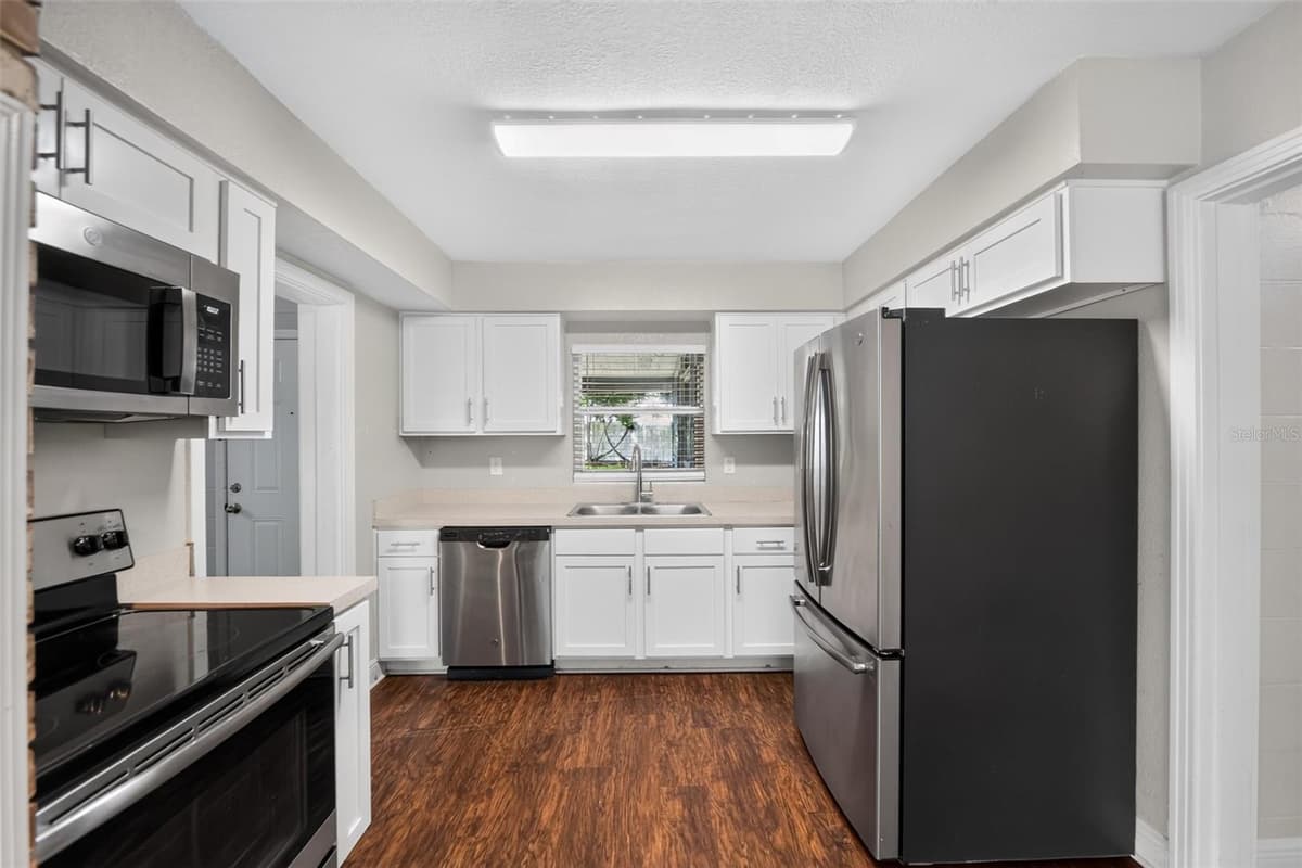 351 STARLING ROAD — photo 7 of 30