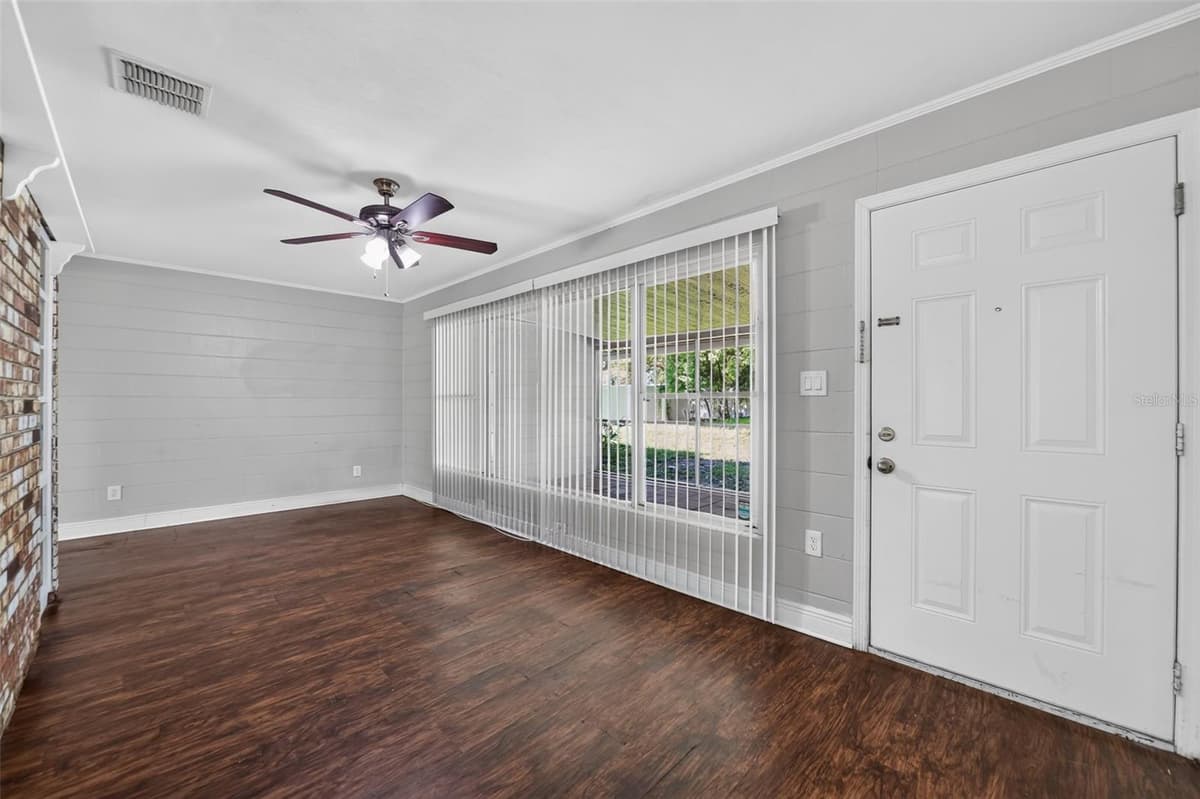 351 STARLING ROAD — photo 9 of 30