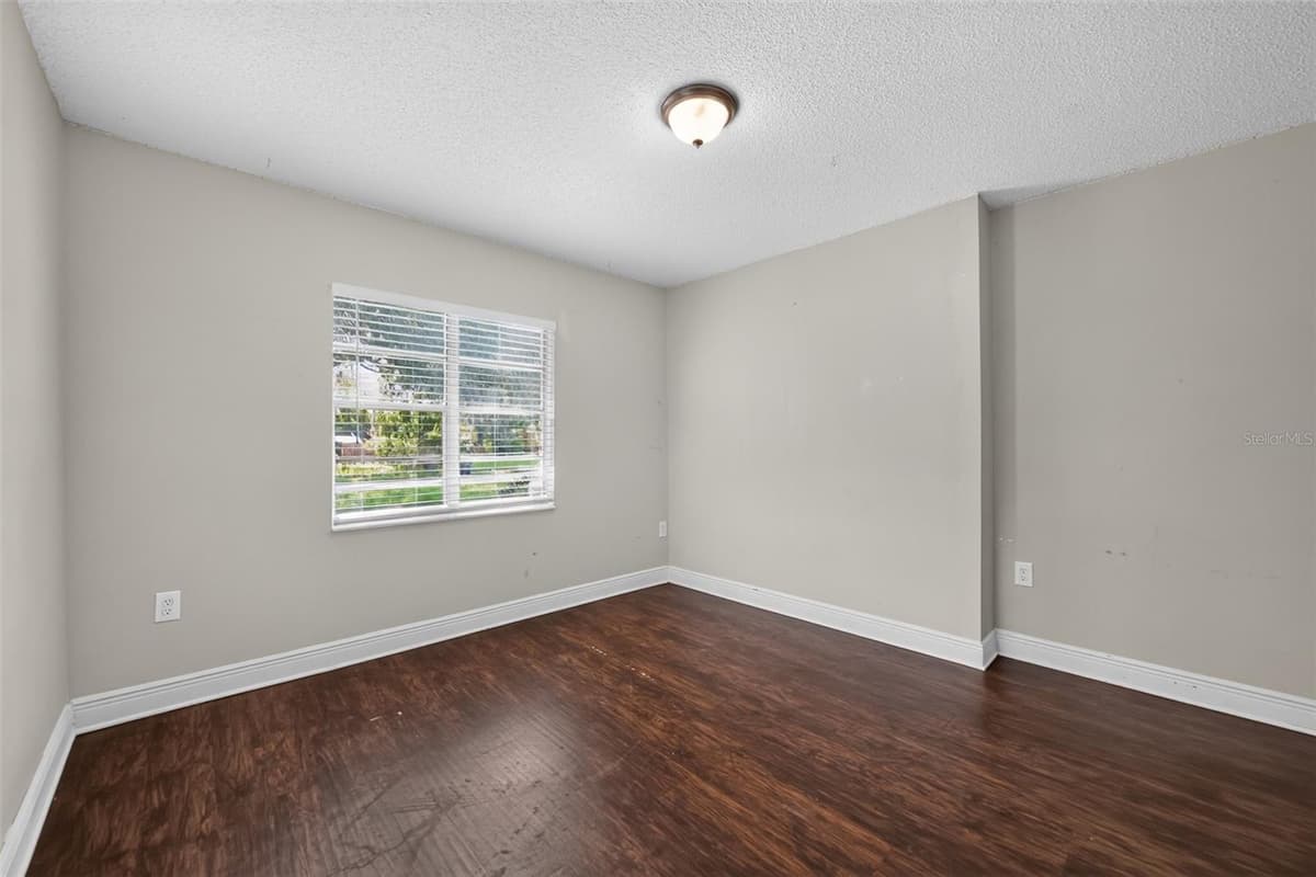 351 STARLING ROAD — photo 22 of 30