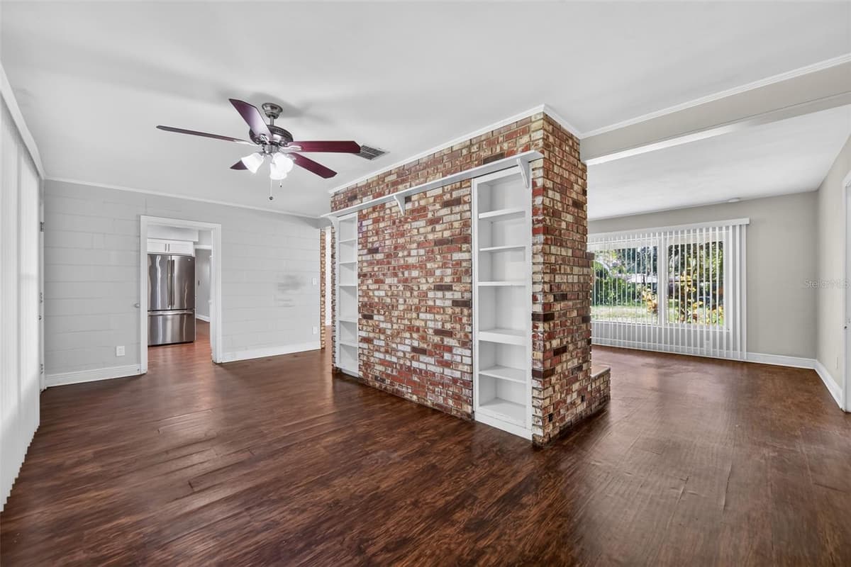 351 STARLING ROAD — photo 10 of 30