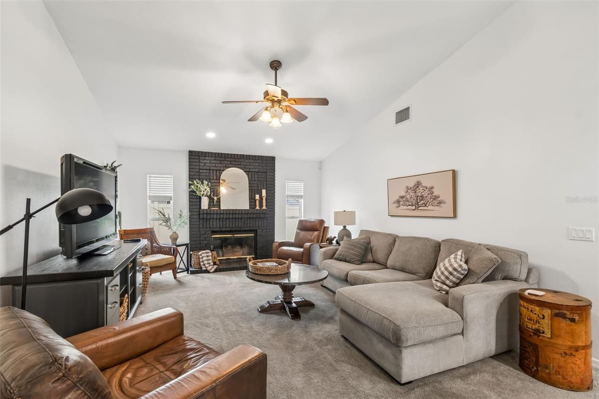 3813 POLUMBO DRIVE — photo 13 of 56