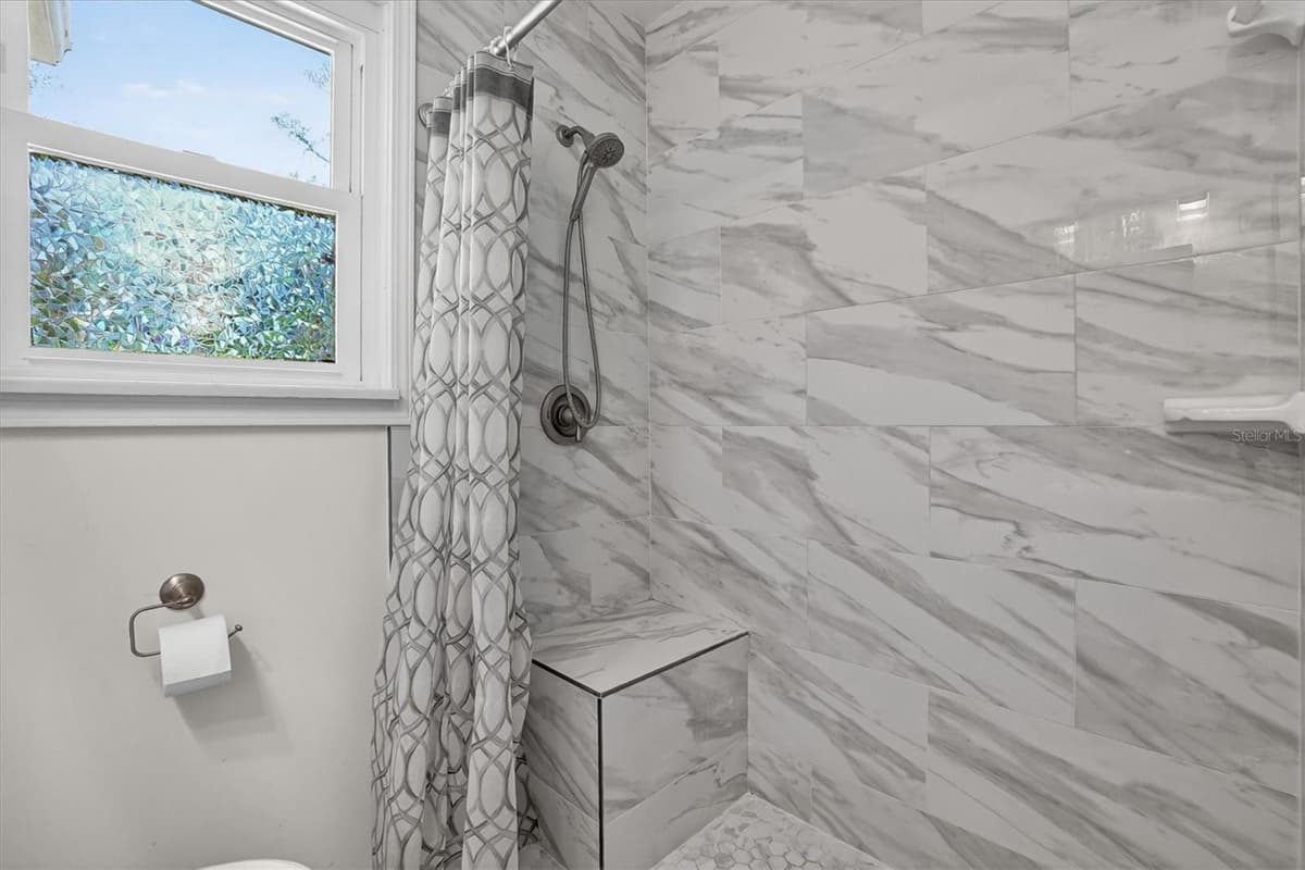 5503 LAKEWOOD CIRCLE — photo 16 of 43