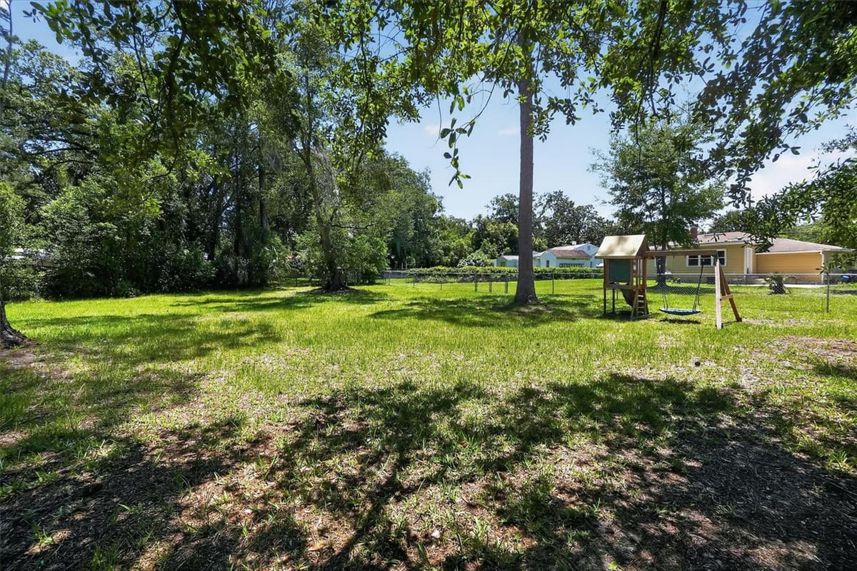 5503 LAKEWOOD CIRCLE — photo 8 of 43