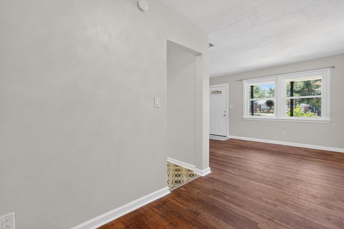 5503 LAKEWOOD CIRCLE — photo 32 of 43