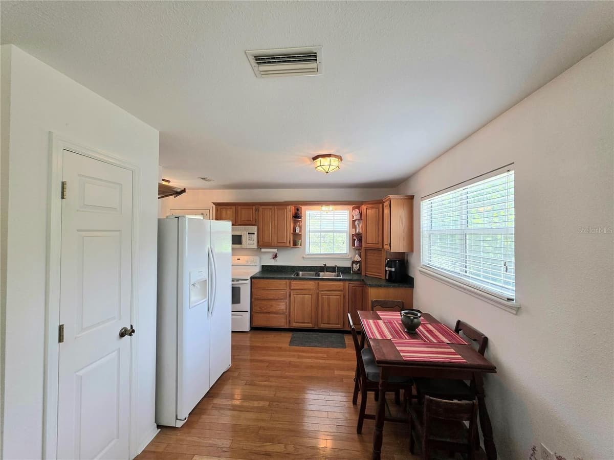 14722 FAIR OAK WAY — photo 9 of 21