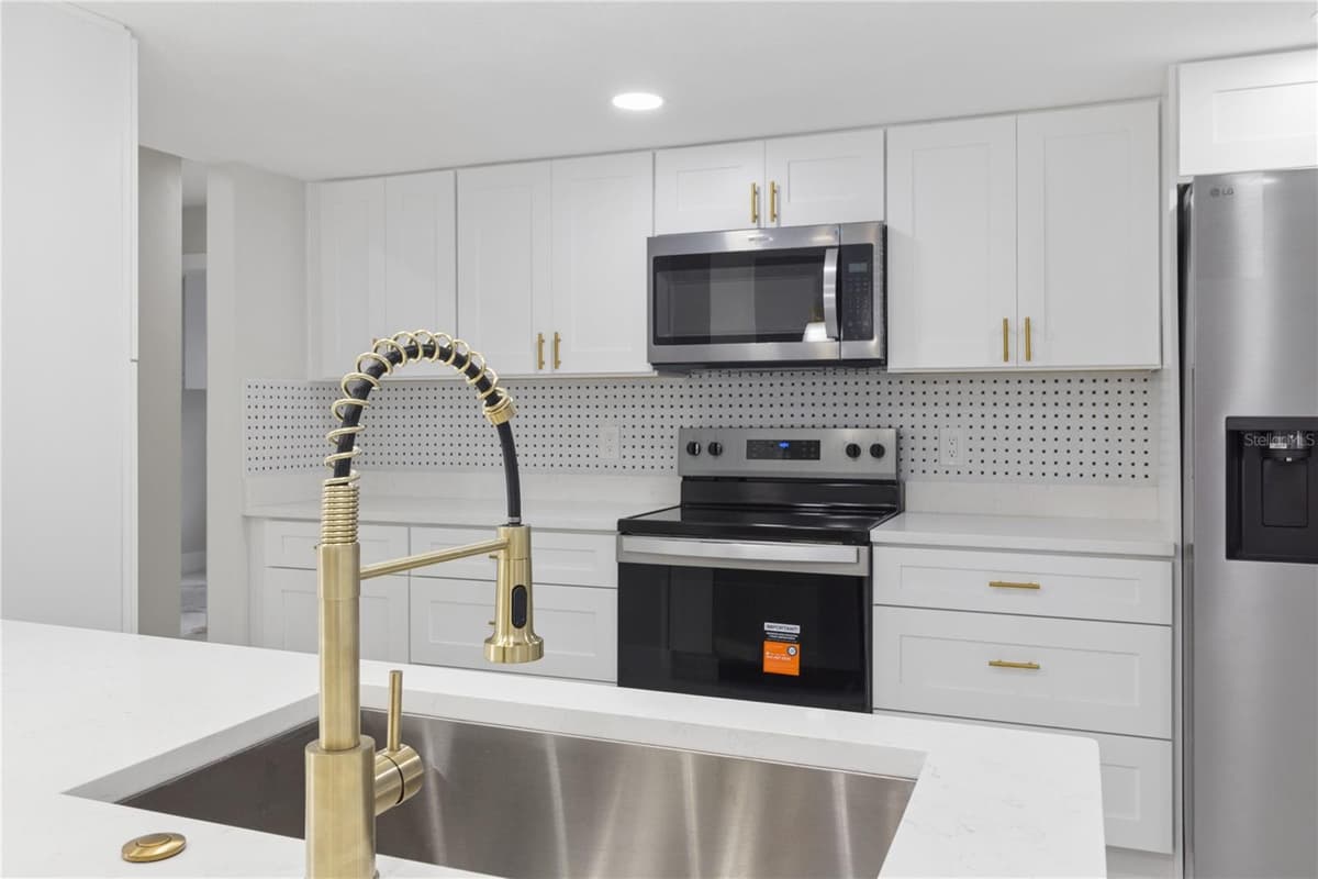 8035 LAUREL VISTA LOOP — photo 17 of 53