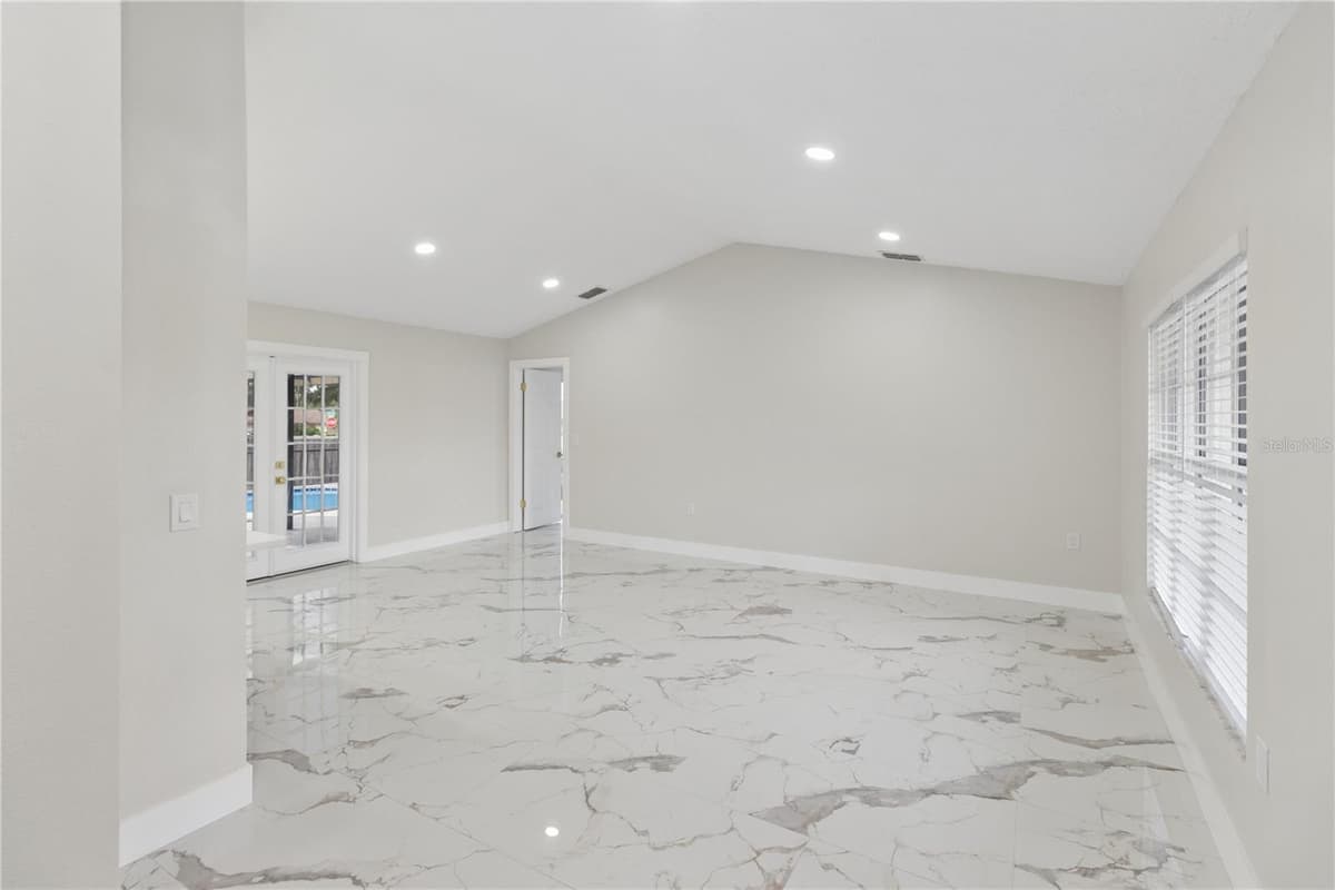 8035 LAUREL VISTA LOOP — photo 12 of 53