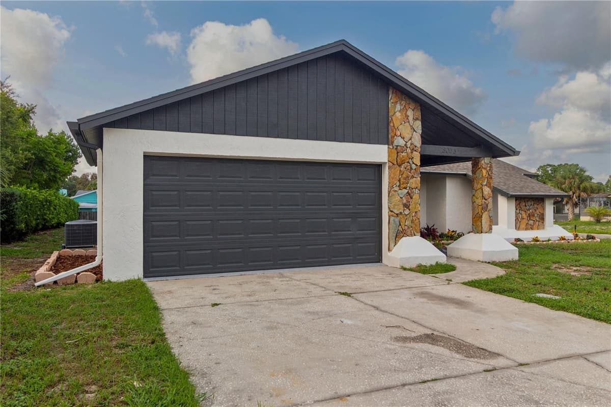 8035 LAUREL VISTA LOOP — photo 9 of 53