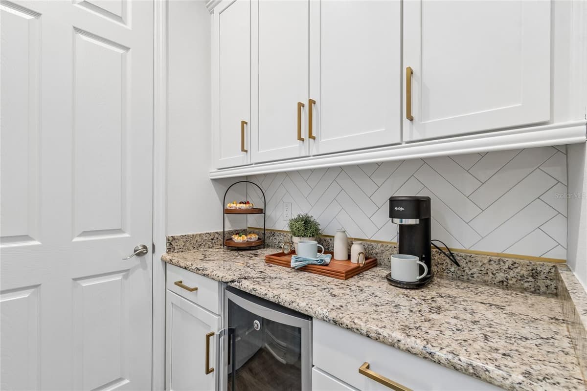 2719 CALVANO DRIVE — photo 42 of 76