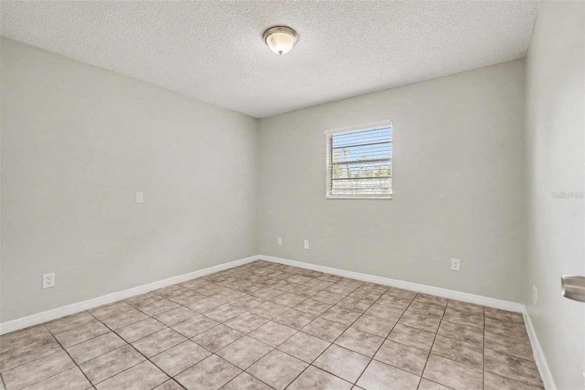 7021 LANDOVER BOULEVARD — photo 5 of 18