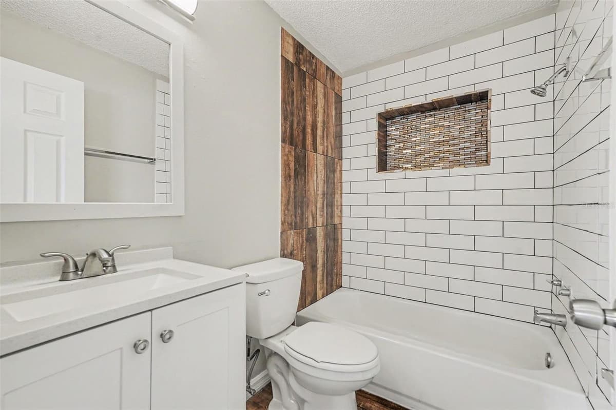 7021 LANDOVER BOULEVARD — photo 11 of 18
