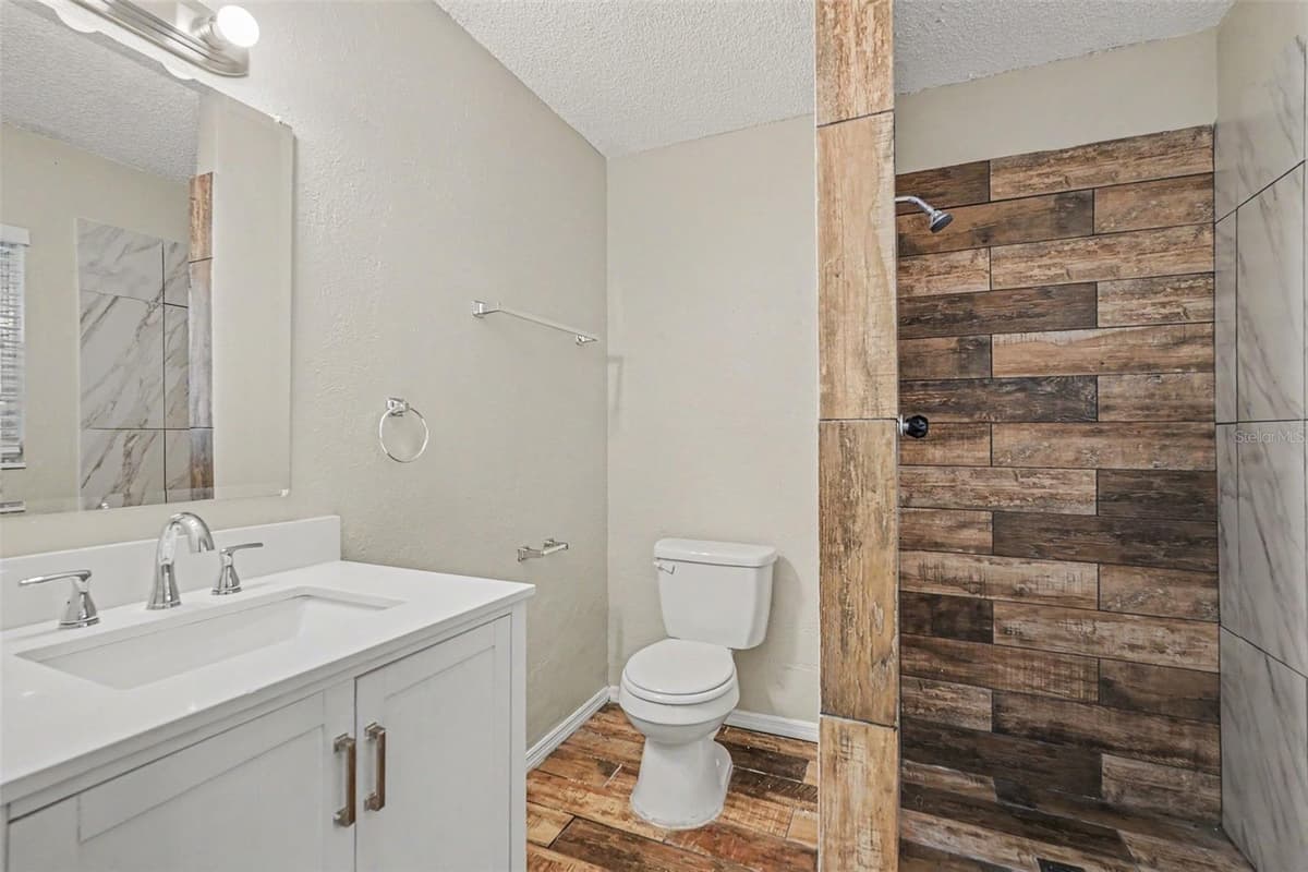 7021 LANDOVER BOULEVARD — photo 15 of 18