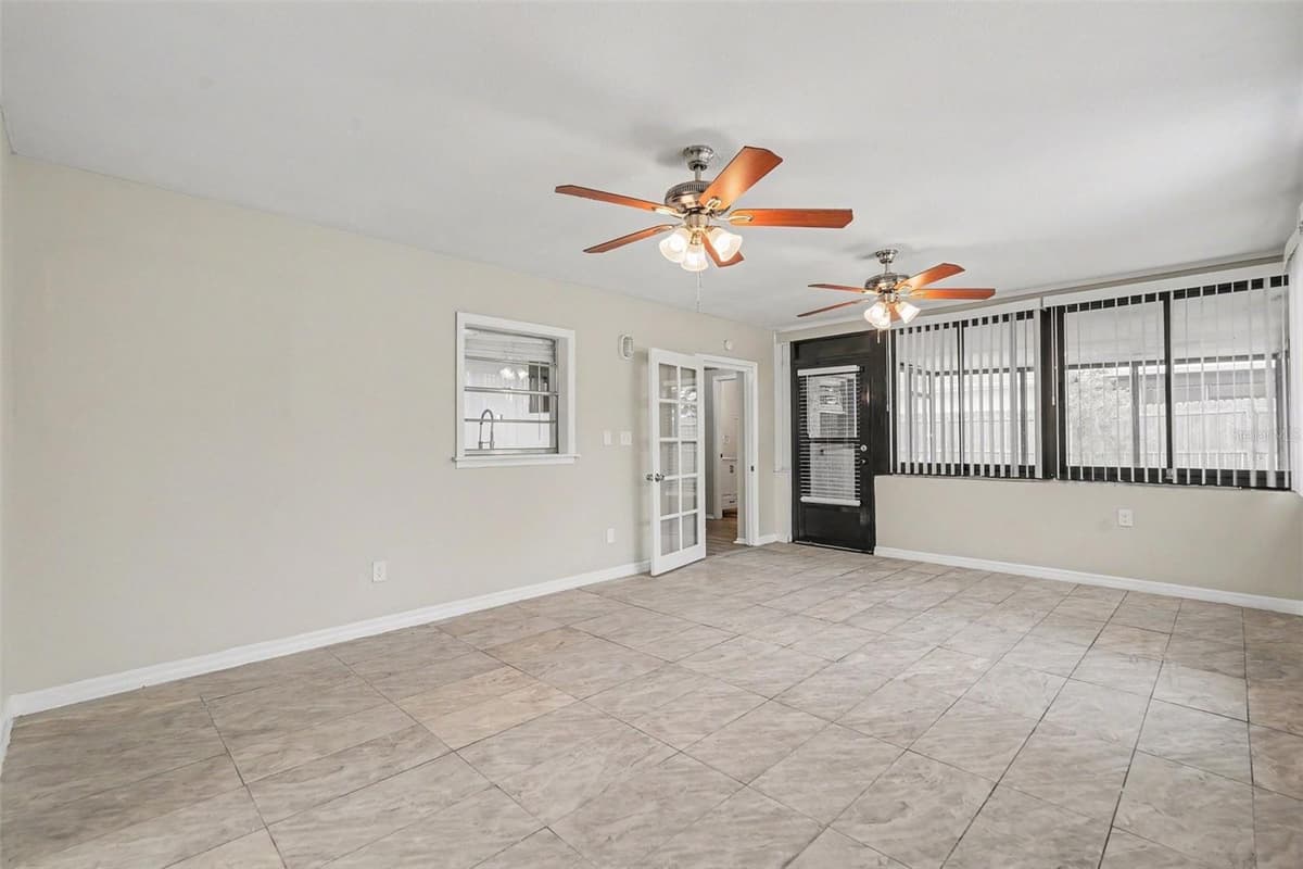7021 LANDOVER BOULEVARD — photo 16 of 18
