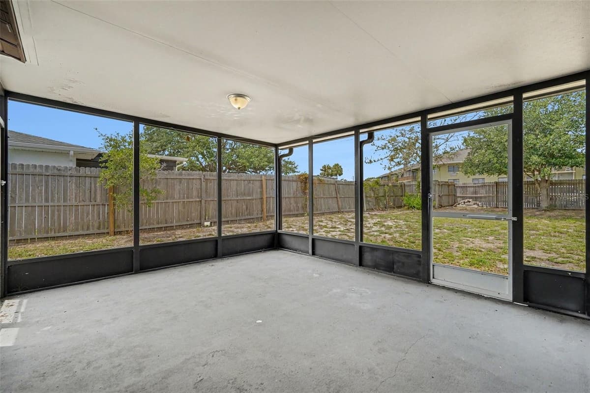 7021 LANDOVER BOULEVARD — photo 10 of 18