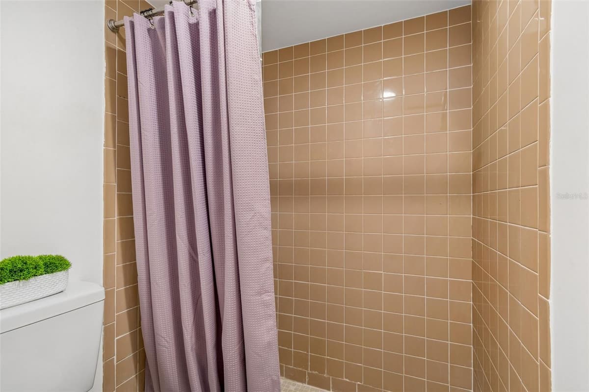 1109 SOMERSET CIRCLE — photo 15 of 36
