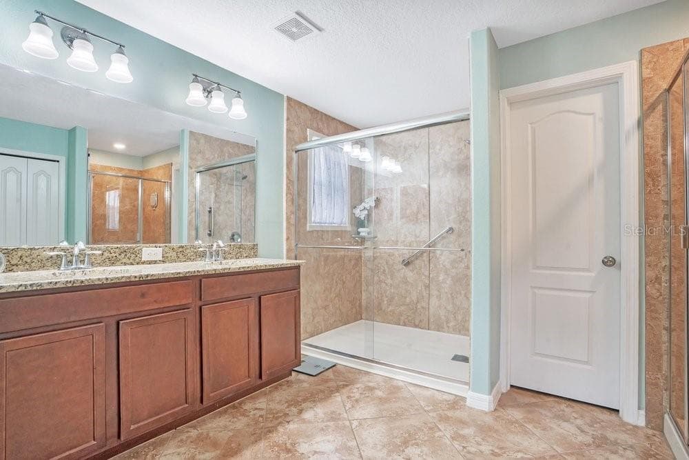 4847 HAVILLAND DRIVE — photo 20 of 43
