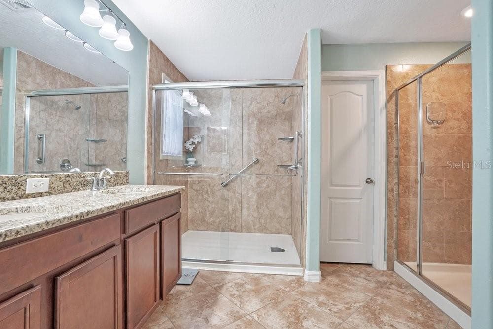 4847 HAVILLAND DRIVE — photo 21 of 43