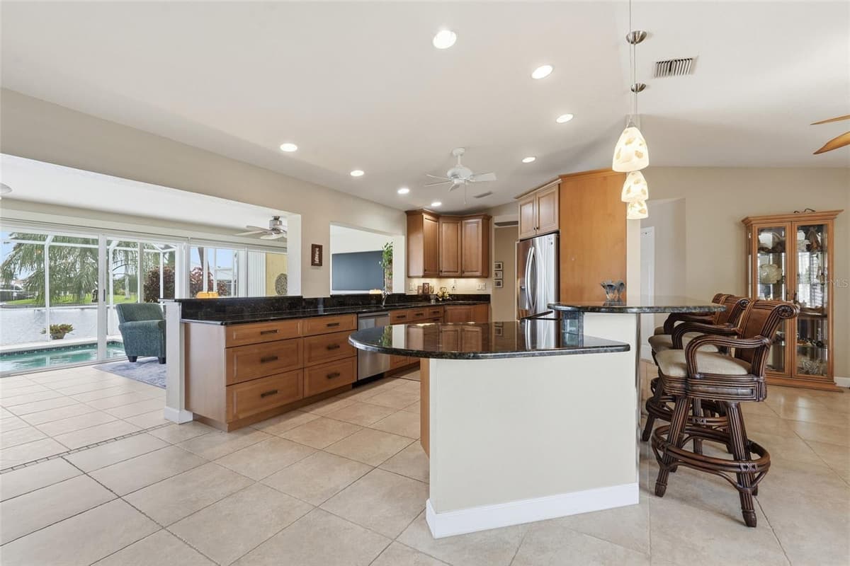 365 BELAIRE COURT — photo 8 of 46