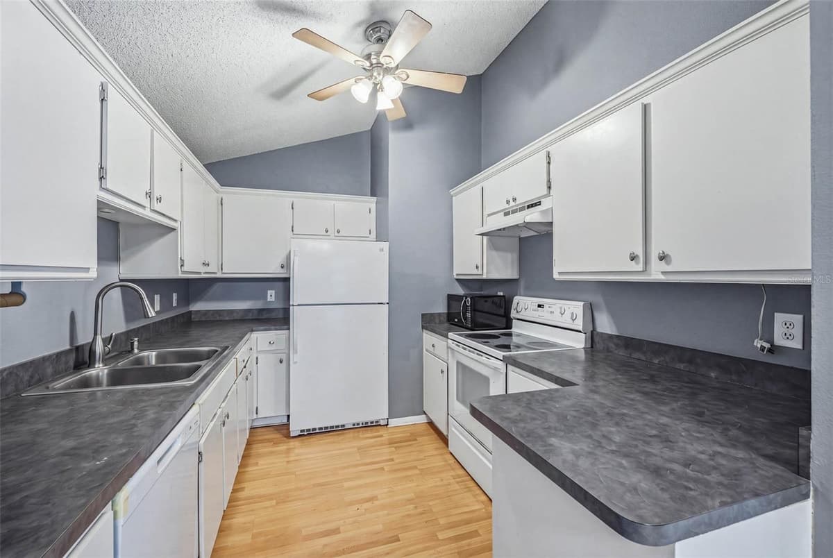 3002 CLEVELAND STREET — photo 11 of 25
