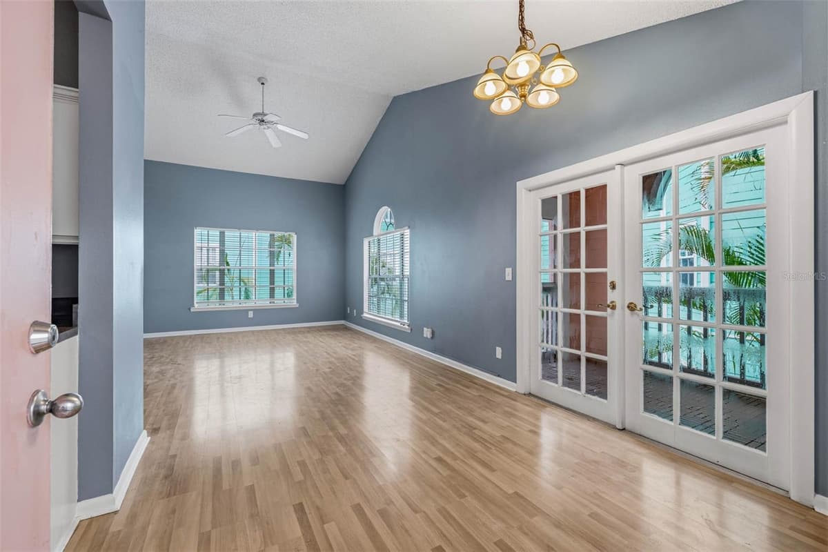 3002 CLEVELAND STREET — photo 2 of 25