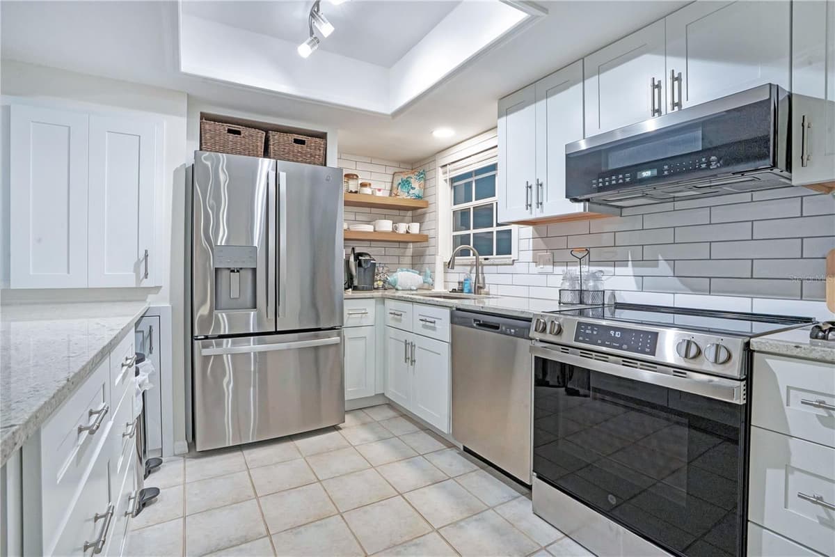4303 SEA MIST DRIVE — photo 8 of 27