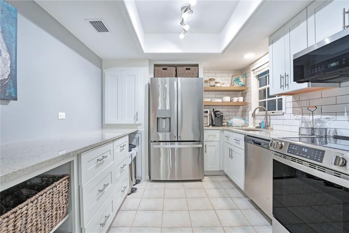 4303 SEA MIST DRIVE — photo 7 of 27