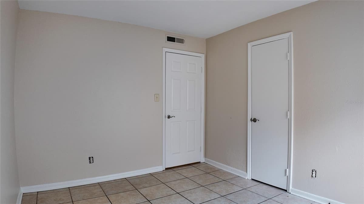 8512 OLEANDER FLOWER LANE — photo 16 of 21