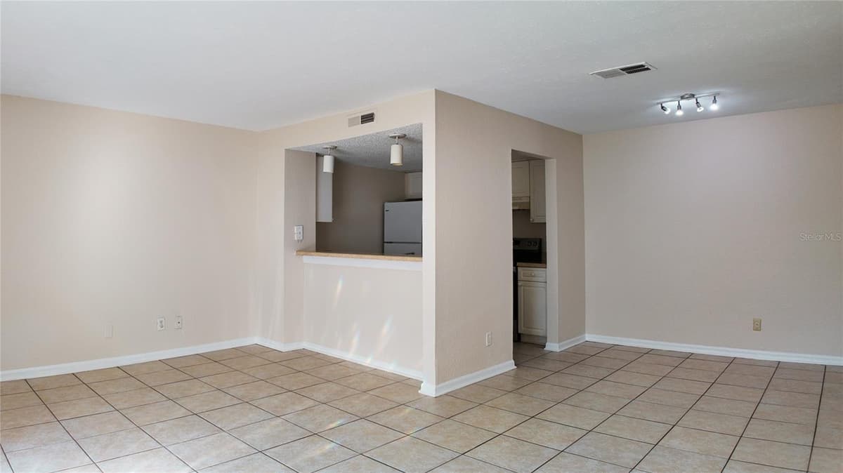 8512 OLEANDER FLOWER LANE — photo 8 of 21