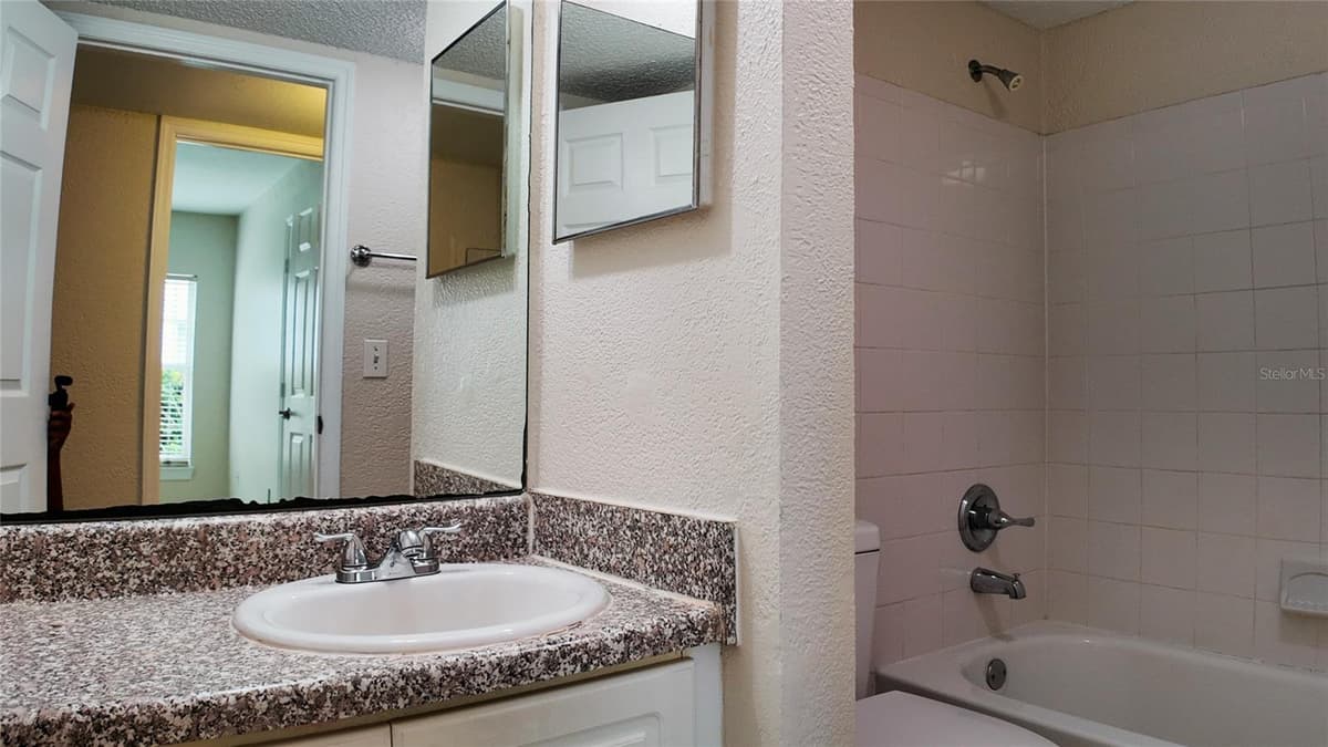 8512 OLEANDER FLOWER LANE — photo 14 of 21