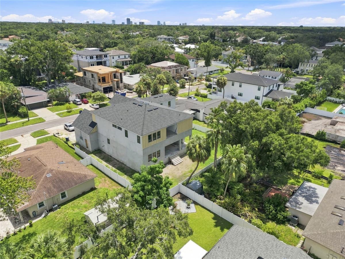 207 GARDENIA AVENUE — photo 47 of 52