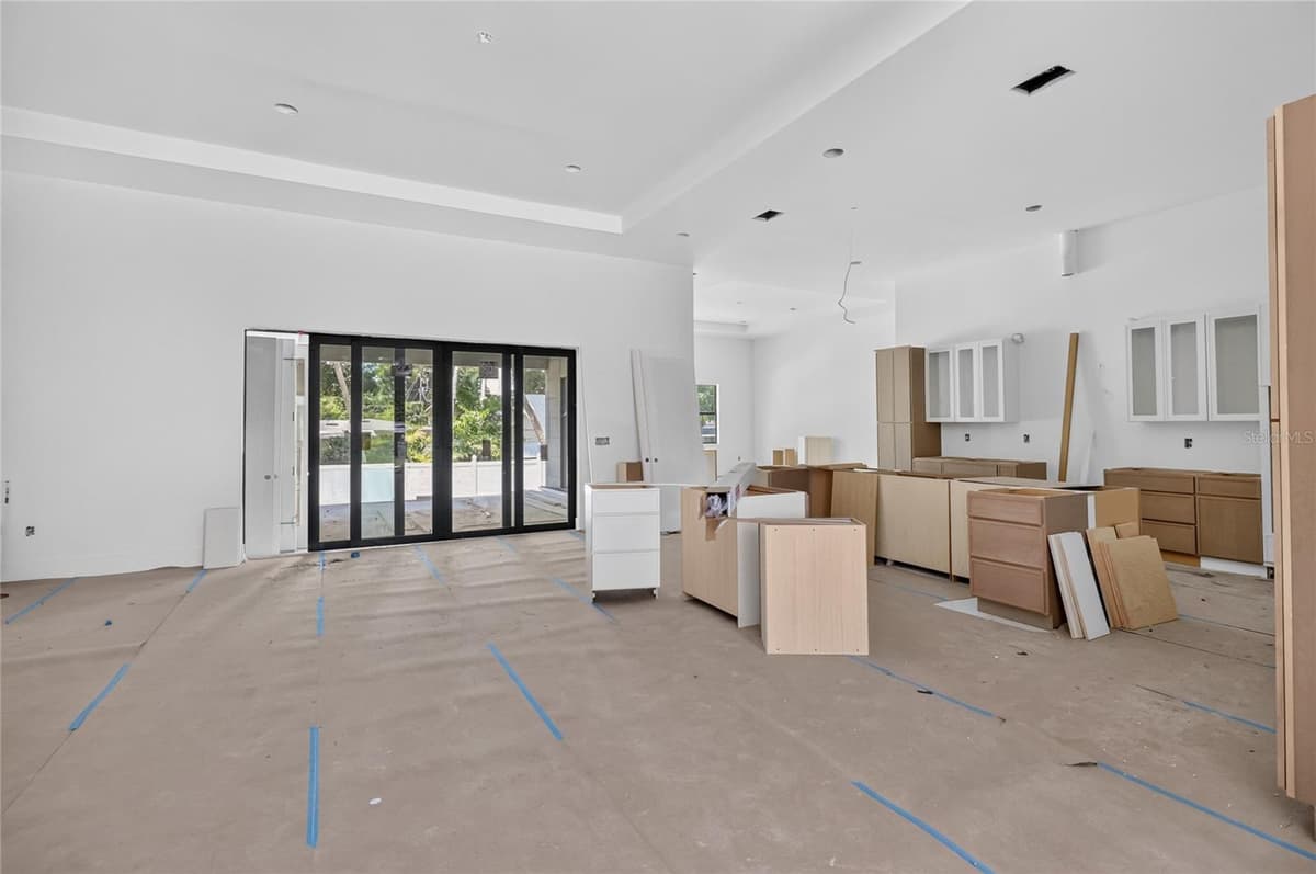 207 GARDENIA AVENUE — photo 17 of 52