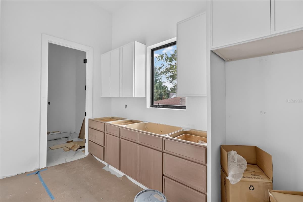 207 GARDENIA AVENUE — photo 24 of 52