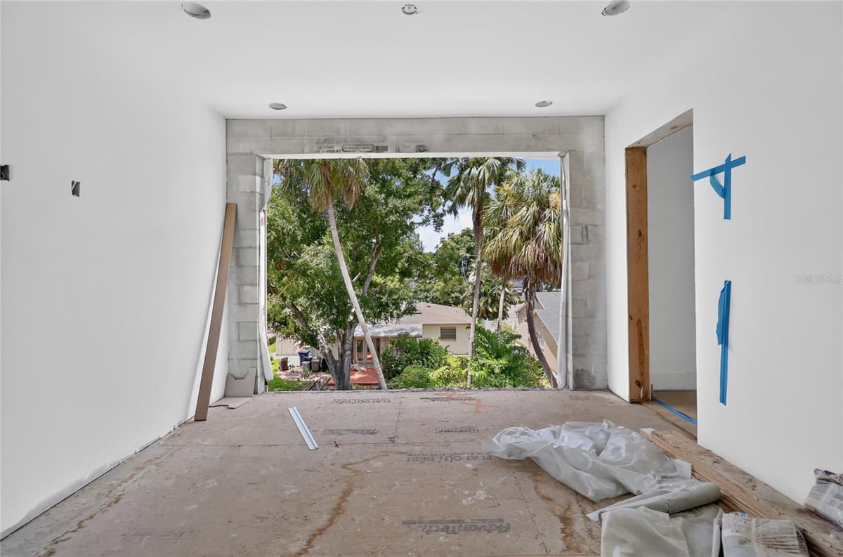 207 GARDENIA AVENUE — photo 34 of 52