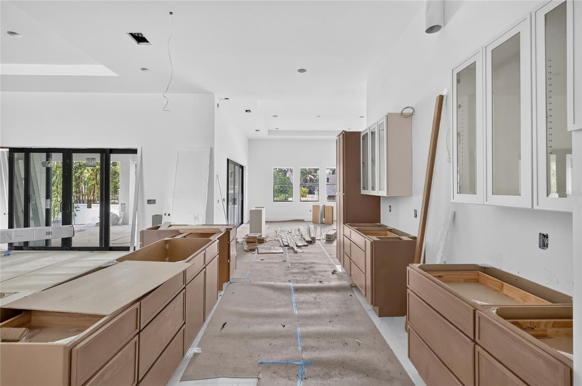 207 GARDENIA AVENUE — photo 25 of 52