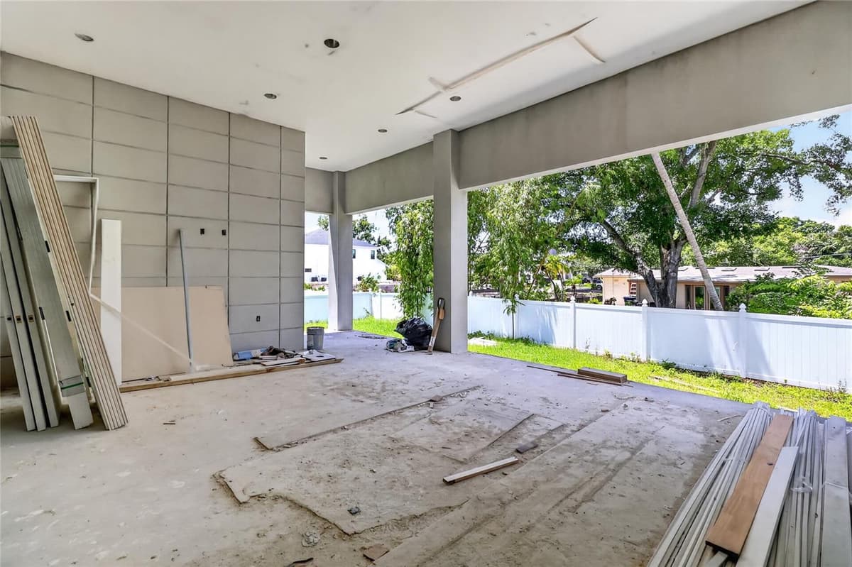 207 GARDENIA AVENUE — photo 40 of 52